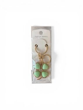 Fashion Jewelry Mint Green Clover Key & Card Holder with Gold Hardware